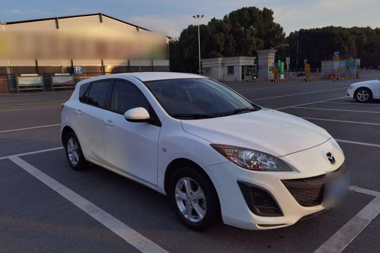 Used Mazda 3 2012 Hatchback 1.6L Manual Comfort Model Exterior 2