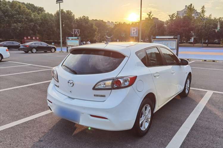 Used Mazda 3 2012 Hatchback 1.6L Manual Comfort Model Exterior 6