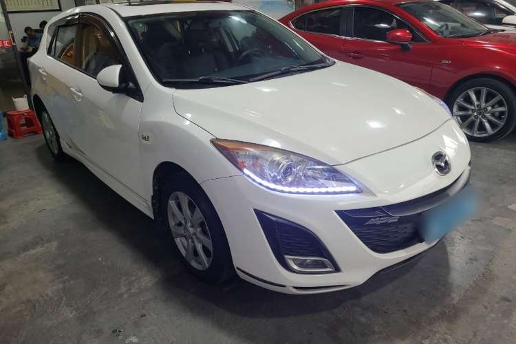 Used Mazda 3 2012 Hatchback 2.0L Automatic Luxury Model Front Right 45 Deg