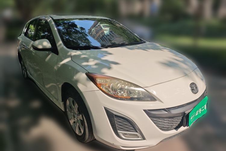 Used Mazda 3 2012 Hatchback 2.0L Automatic Luxury Model Front Right 45 Deg