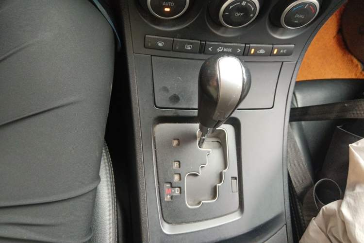 Used Mazda 3 2012 Hatchback 2.0L Automatic Luxury Model Gear Lever