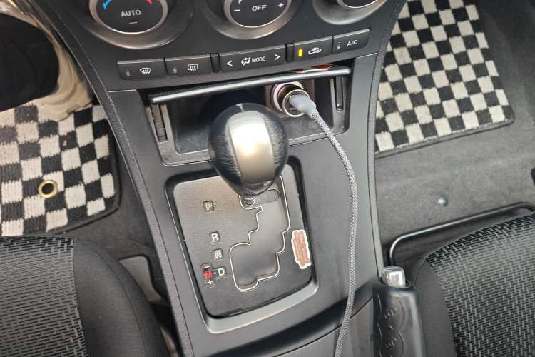 Used Mazda 3 2012 Hatchback 2.0L Automatic Luxury Model Gear Lever