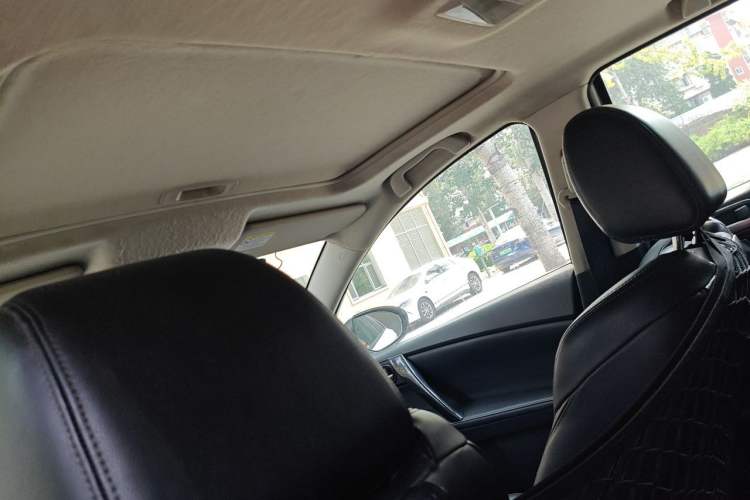 Used Mazda 3 2012 Hatchback 2.0L Automatic Luxury Model Headliner