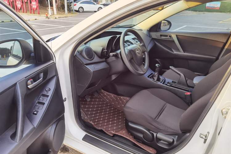 Used Mazda 3 2012 Hatchback 1.6L Manual Comfort Model Interior 1