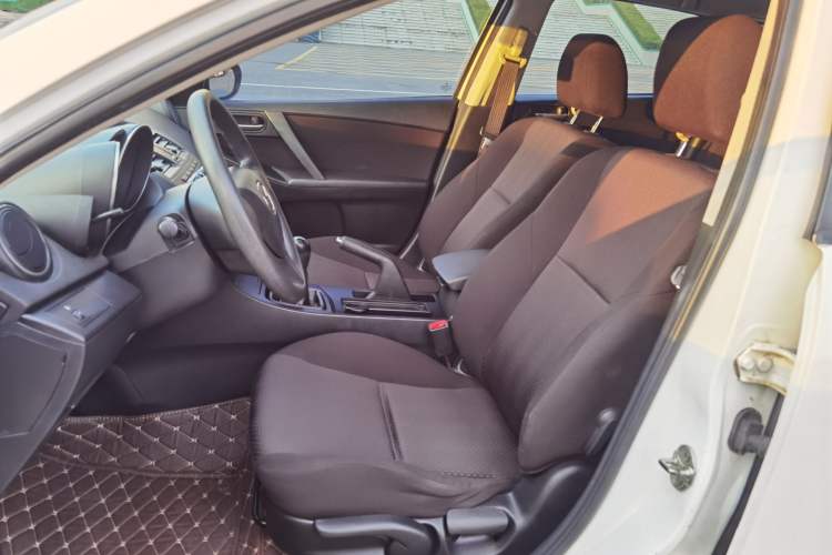 Used Mazda 3 2012 Hatchback 1.6L Manual Comfort Model Interior 2