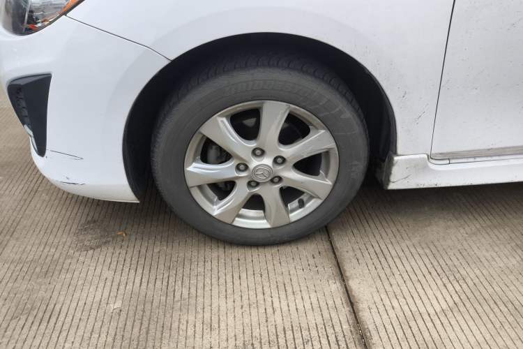 Used Mazda 3 2012 Hatchback 2.0L Automatic Luxury Model Left Front Wheel Hub