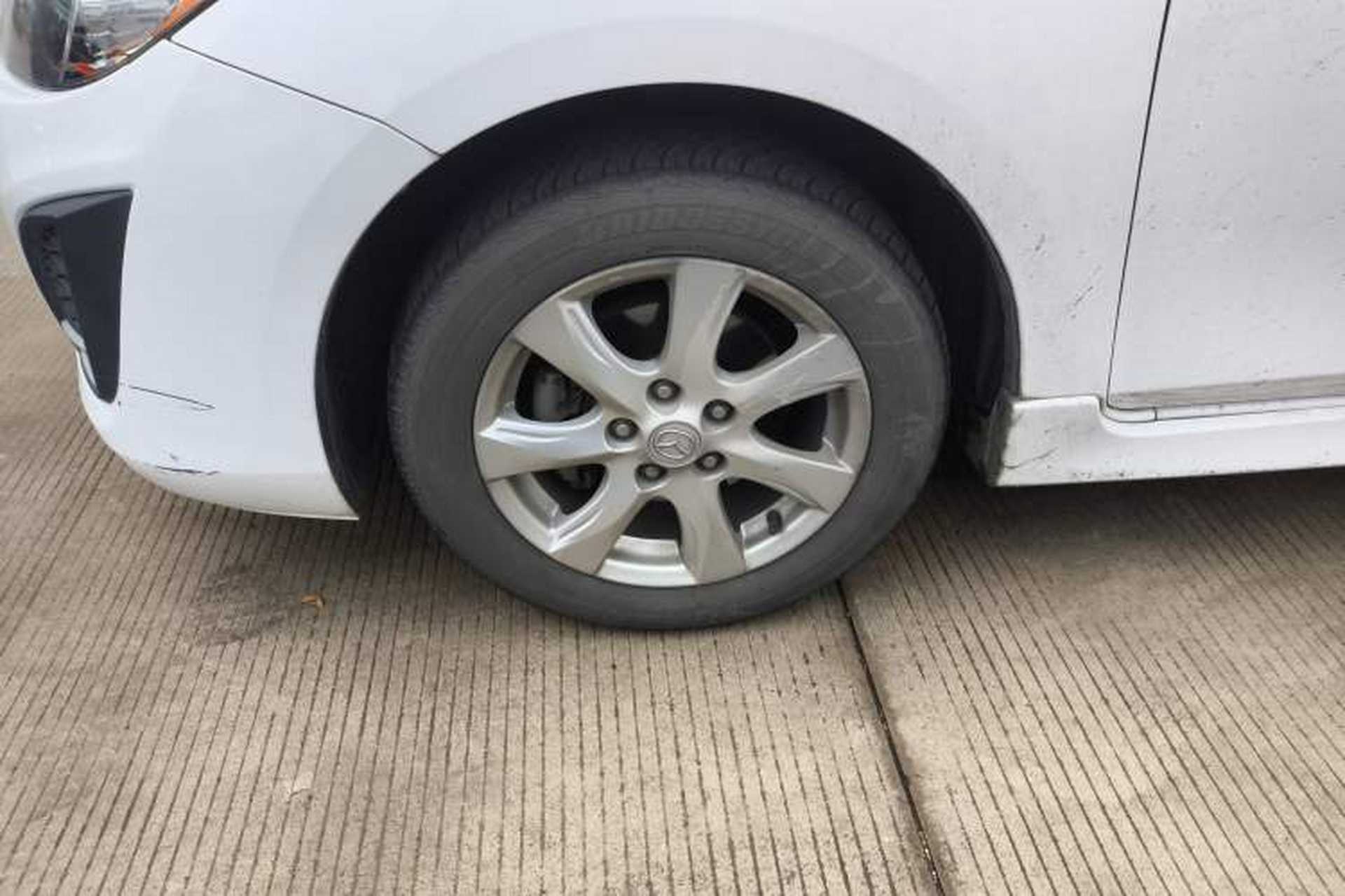 Used Mazda 3 2012 Hatchback 2.0L Automatic Luxury Model Left Front Wheel Hub