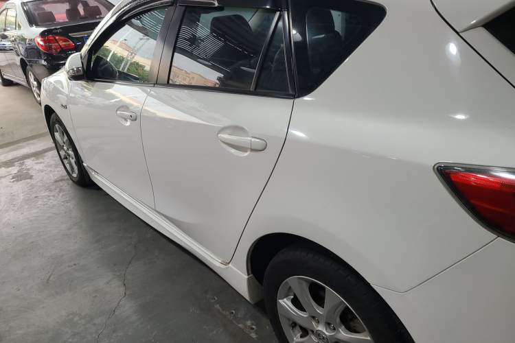 Used Mazda 3 2012 Hatchback 2.0L Automatic Luxury Model Left Side