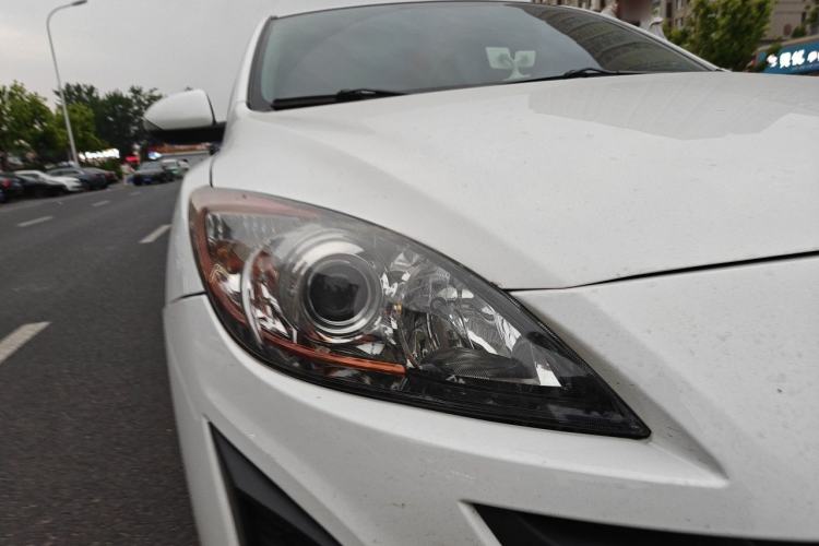Used Mazda 3 2012 Hatchback 2.0L Automatic Luxury Model Right Front Headlight
