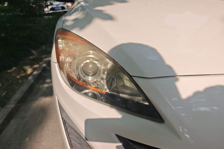 Used Mazda 3 2012 Hatchback 2.0L Automatic Luxury Model Right Front Headlight