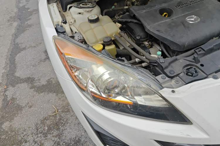Used Mazda 3 2012 Hatchback 2.0L Automatic Luxury Model Right Front Headlight