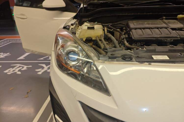 Used Mazda 3 2012 Hatchback 1.6L Automatic Elite Model Right Front Headlight