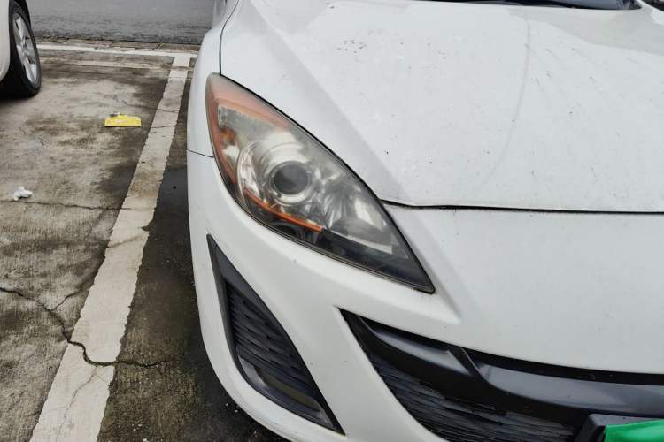 Used Mazda 3 2012 Hatchback 2.0L Automatic Luxury Model Right Front Headlight