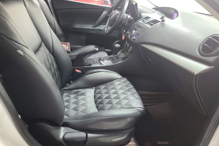 Used Mazda 3 2012 Hatchback 2.0L Automatic Luxury Model Right Front Seat