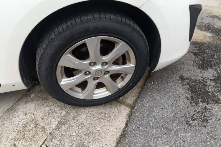 Used Mazda 3 2012 Hatchback 2.0L Automatic Luxury Model Right Front Wheel Hub