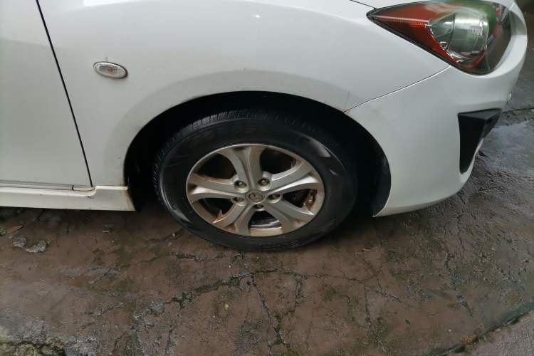 Used Mazda 3 2012 Hatchback 1.6L Automatic Elite Model Right Front Wheel Hub