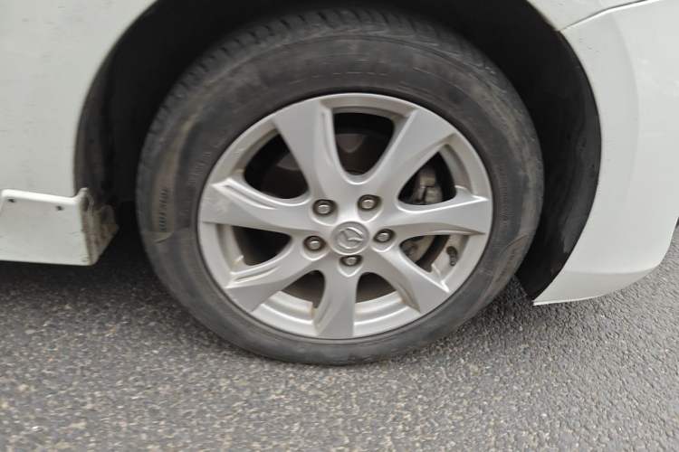 Used Mazda 3 2012 Hatchback 2.0L Automatic Luxury Model Right Front Wheel Hub
