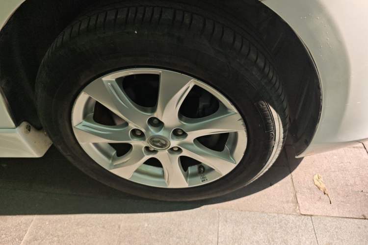 Used Mazda 3 2012 Hatchback 2.0L Automatic Luxury Model Right Front Wheel Hub