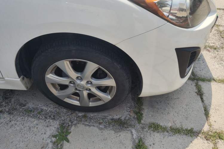 Used Mazda 3 2012 Hatchback 2.0L Automatic Luxury Model Right Front Wheel Hub