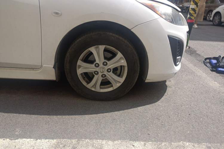 Used Mazda 3 2012 Hatchback 1.6L Automatic Elite Model Right Front Wheel Hub