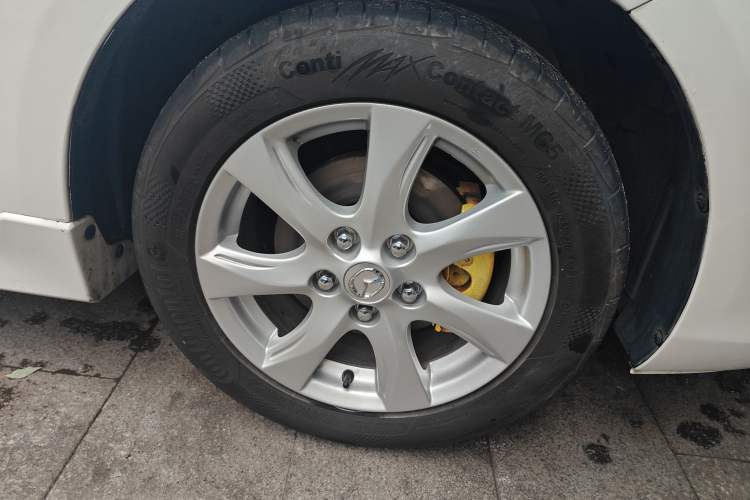 Used Mazda 3 2012 Hatchback 2.0L Automatic Luxury Model Right Front Wheel Hub