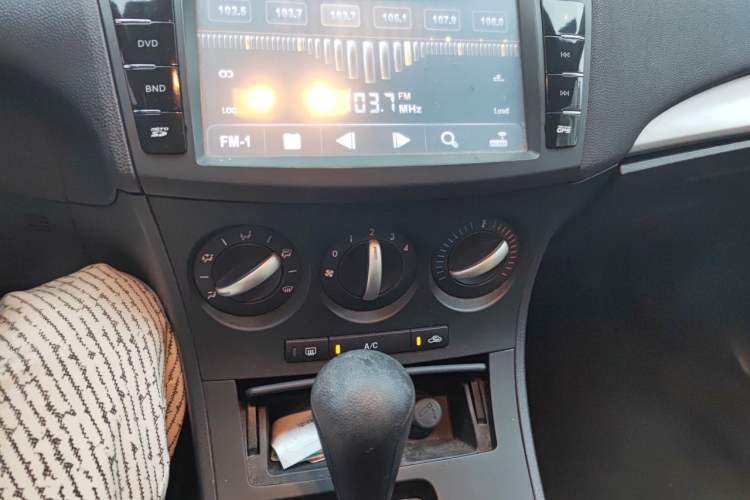 Used Mazda 3 2013 Hatchback 1.6L Automatic Elite Model Audio And AC Panel