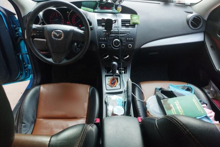 Used Mazda 3 2013 Hatchback 1.6L Automatic Elite Model Audio And AC Panel