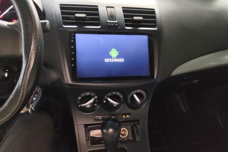 Used Mazda 3 2013 Hatchback 1.6L Automatic Elite Model Audio And AC Panel