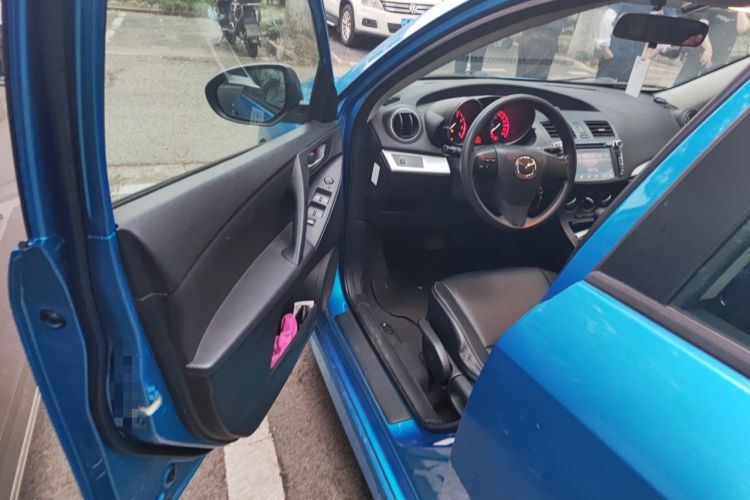 Used Mazda 3 2013 Hatchback 1.6L Automatic Elite Model Driver Seat