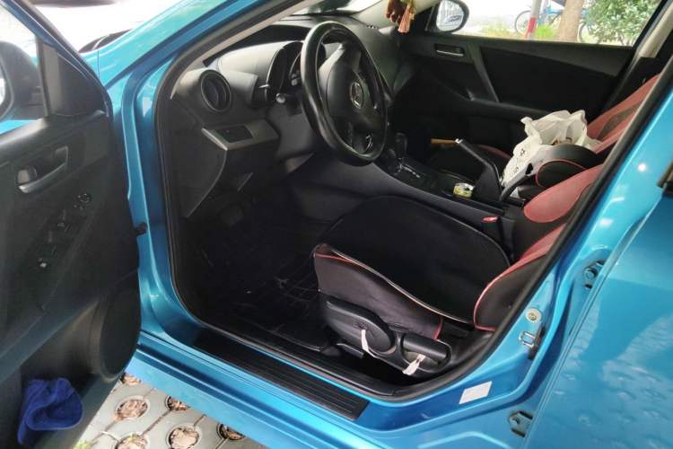 Used Mazda 3 2013 Hatchback 1.6L Automatic Elite Model Driver Seat