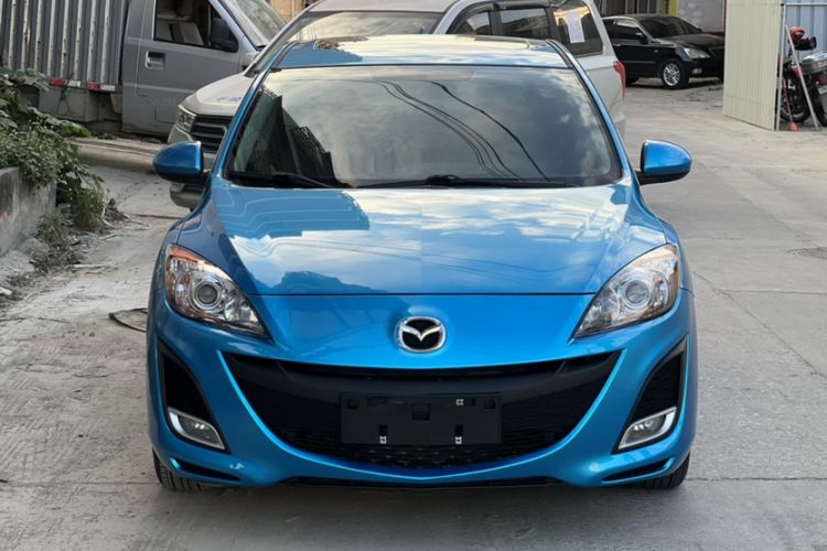 Used Mazda 3 2013 Hatchback 1.6L Automatic Elite Model Exterior 2