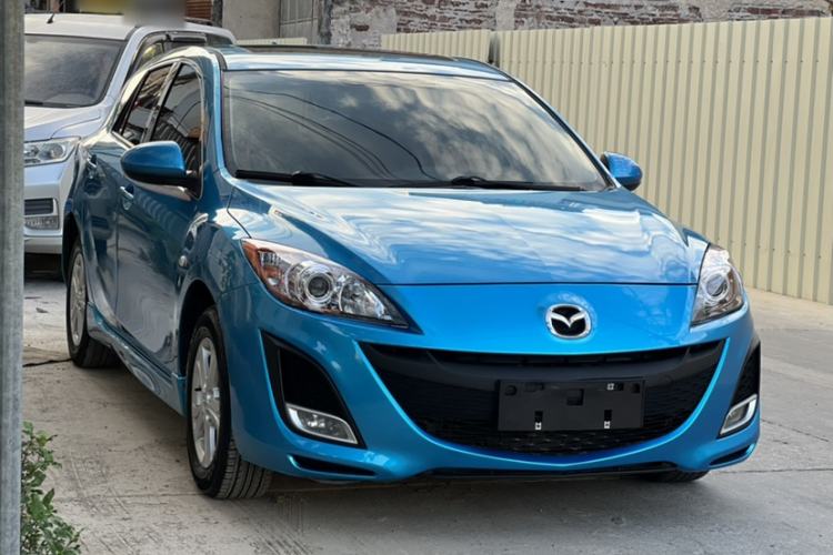 Used Mazda 3 2013 Hatchback 1.6L Automatic Elite Model Exterior 3
