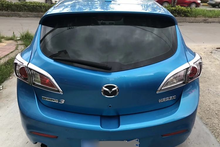 Used Mazda 3 2013 Hatchback 1.6L Automatic Elite Model Exterior 5