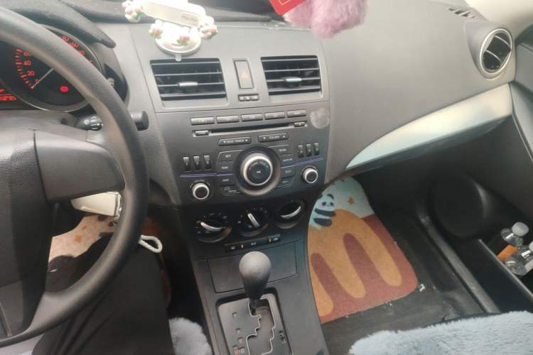 Used Mazda 3 2013 Hatchback 1.6L Automatic Elite Model Gear Lever