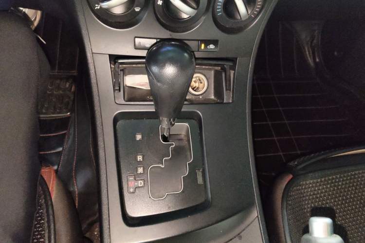 Used Mazda 3 2013 Hatchback 1.6L Automatic Elite Model Gear Lever