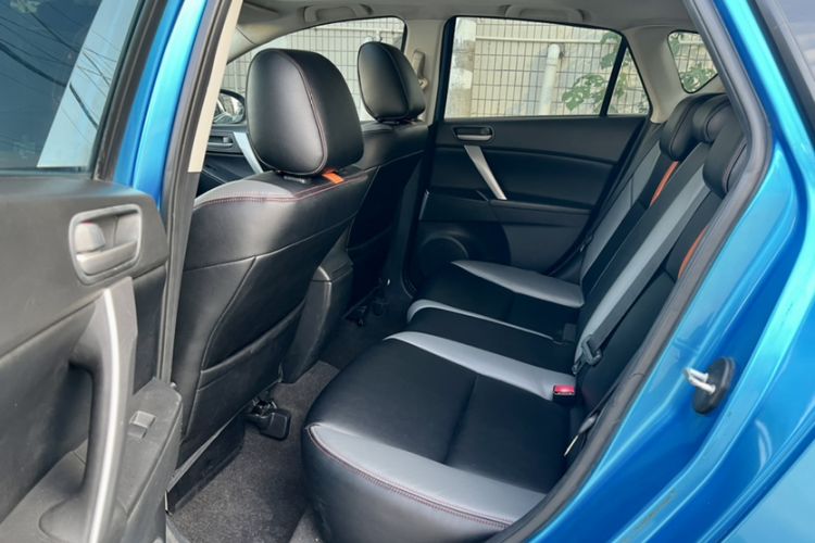 Used Mazda 3 2013 Hatchback 1.6L Automatic Elite Model Interior 4