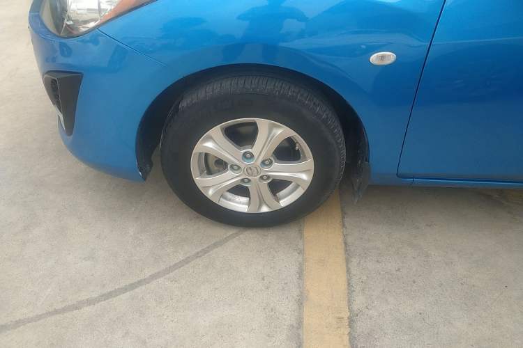 Used Mazda 3 2013 Sedan 1.6L Manual Elite Model Left Front Wheel Hub