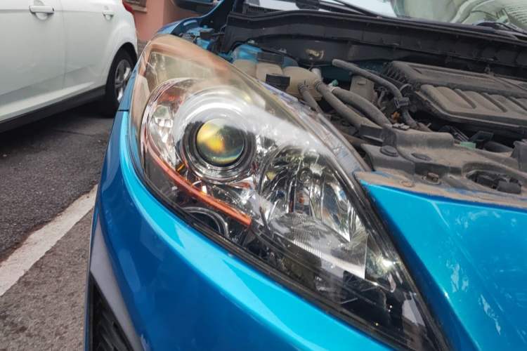 Used Mazda 3 2013 Hatchback 1.6L Automatic Elite Model Right Front Headlight