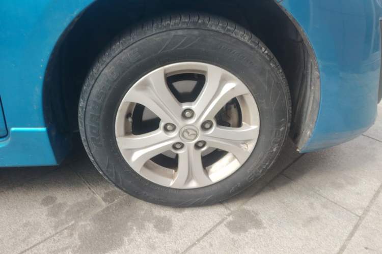 Used Mazda 3 2013 Hatchback 1.6L Automatic Elite Model Right Front Wheel Hub