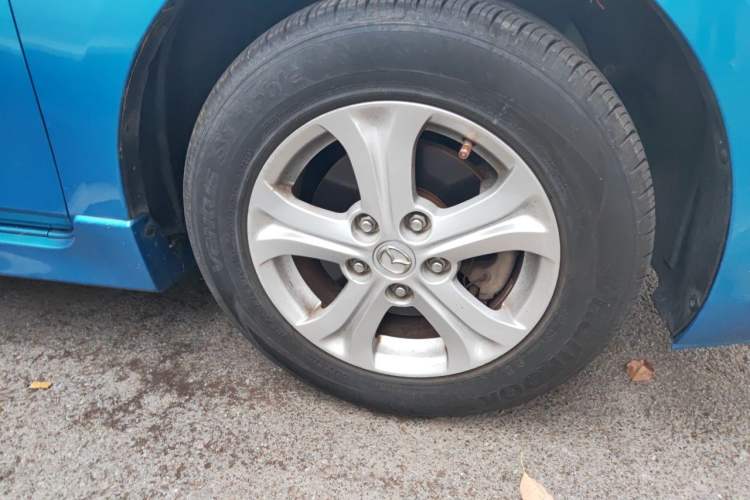 Used Mazda 3 2013 Hatchback 1.6L Automatic Elite Model Right Front Wheel Hub