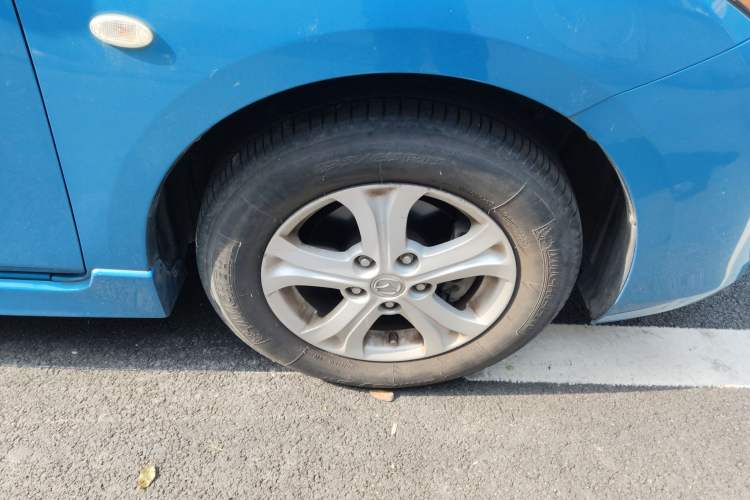 Used Mazda 3 2013 Hatchback 1.6L Automatic Elite Model Right Front Wheel Hub