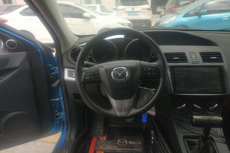 Used Mazda 3 2013 Sedan 1.6L Manual Elite Model Steering Wheel