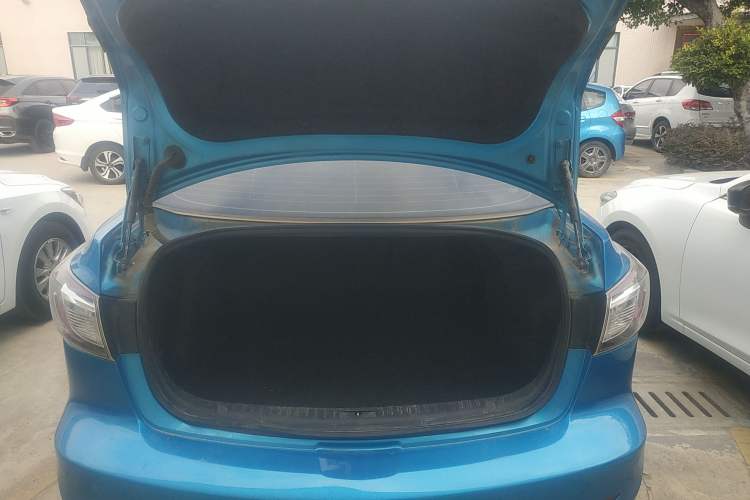 Used Mazda 3 2013 Sedan 1.6L Manual Elite Model Trunk