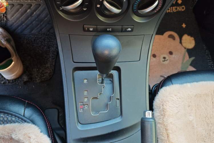 Used Mazda 3 2013 Hatchback 1.6L Automatic Elite Model Gear Lever