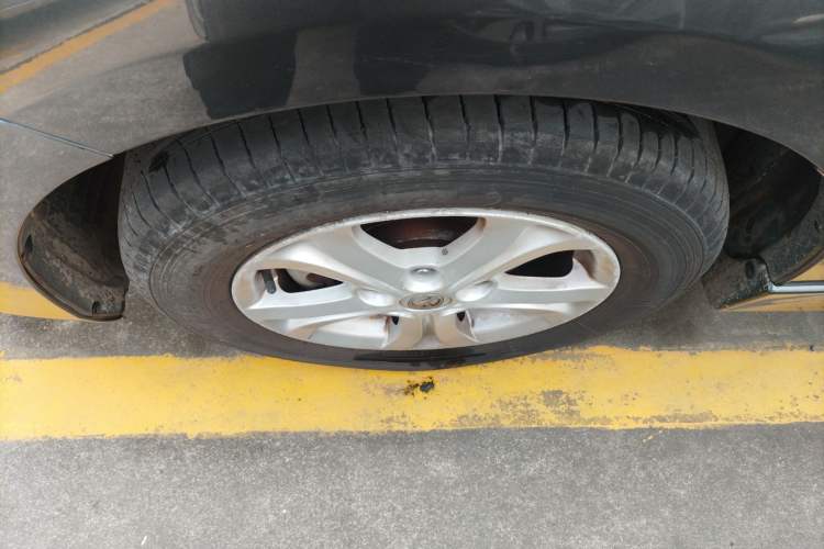 Used Mazda 3 2013 Hatchback 1.6L Automatic Elite Model Left Front Wheel Hub