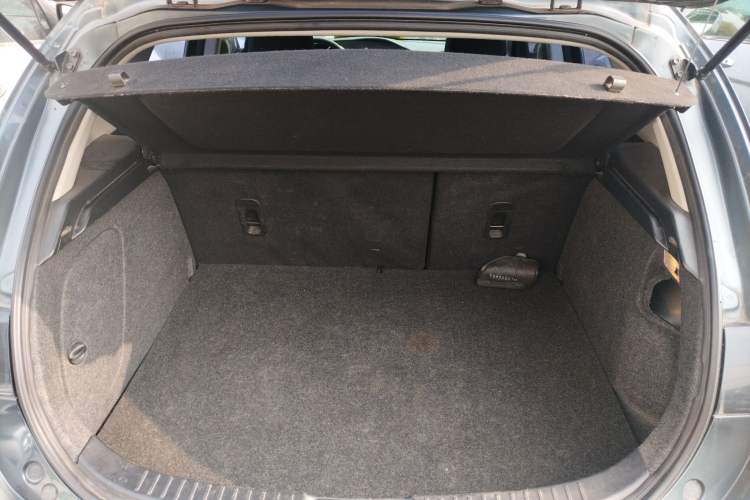 Used Mazda 3 2013 Hatchback 1.6L Automatic Elite Model Trunk