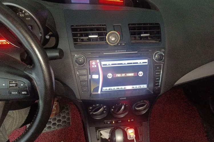 Used Mazda 3 2013 Sedan 1.6L Automatic Elite Model Audio And AC Panel