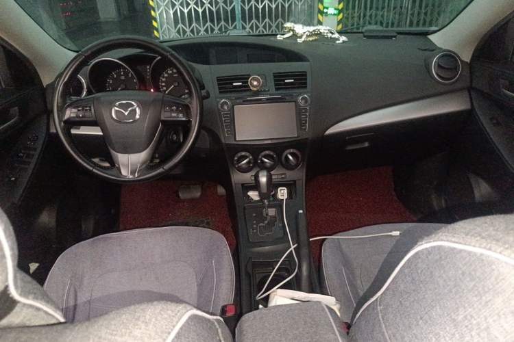 Used Mazda 3 2013 Sedan 1.6L Automatic Elite Model Center Console