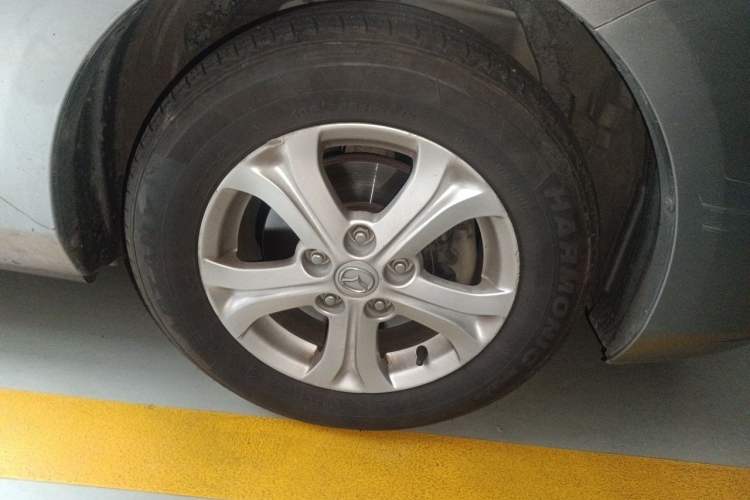 Used Mazda 3 2013 Sedan 1.6L Automatic Elite Model Right Front Wheel Hub