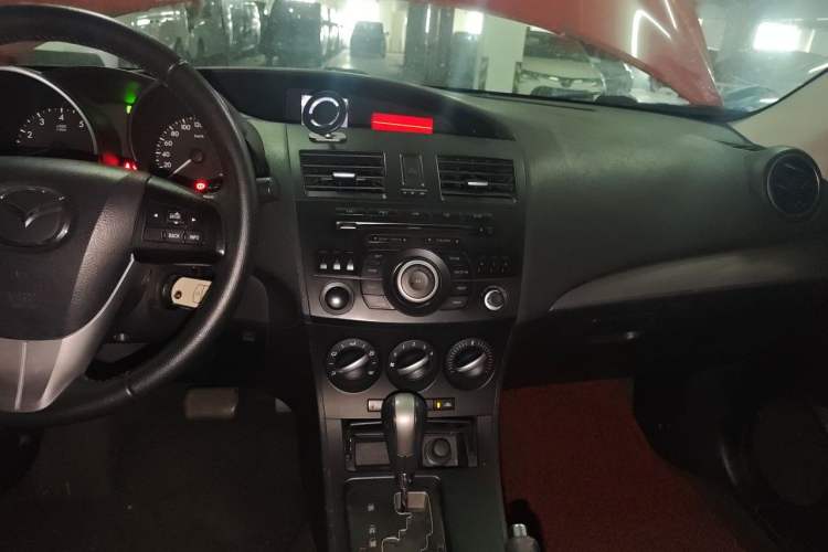 Used Mazda 3 2013 Sedan 1.6L Automatic Elite Model Audio And AC Panel